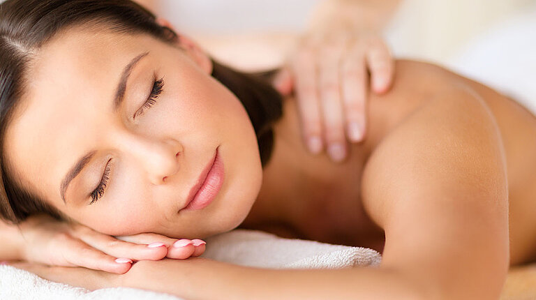 Massage im centrovital Day Spa Berlin Spandau ©Syda Productions/Fotolia.com