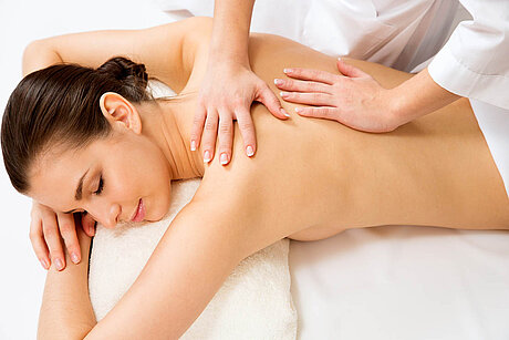 Rückenmassage im centrovital Day Spa ©chagin/Fotolia.com