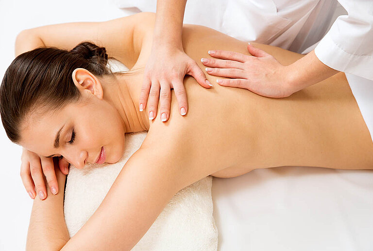 Rückenmassage im centrovital Day Spa ©chagin/Fotolia.com