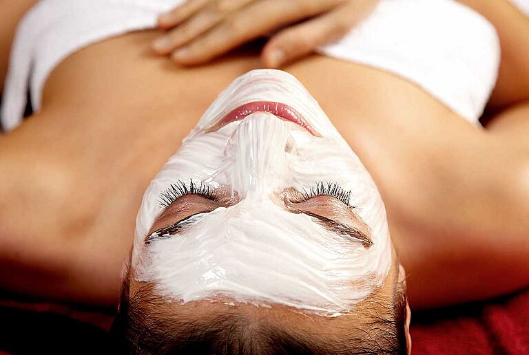 Gesichtsanwendung im centrovital Day Spa