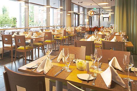 Restaurant emil's mit Terrasse im centrovital Hotel ©Alexander Hausdorf Restaurant emil's mit Terrasse im centrovital Hotel ©Alexander Hausdorf