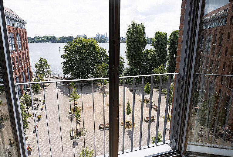 Relax Zimmer mit Seeblick im centrovital Hotel Berlin