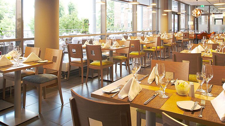 Restaurant emil's mit Terrasse im centrovital ©Alexander Hausdorf